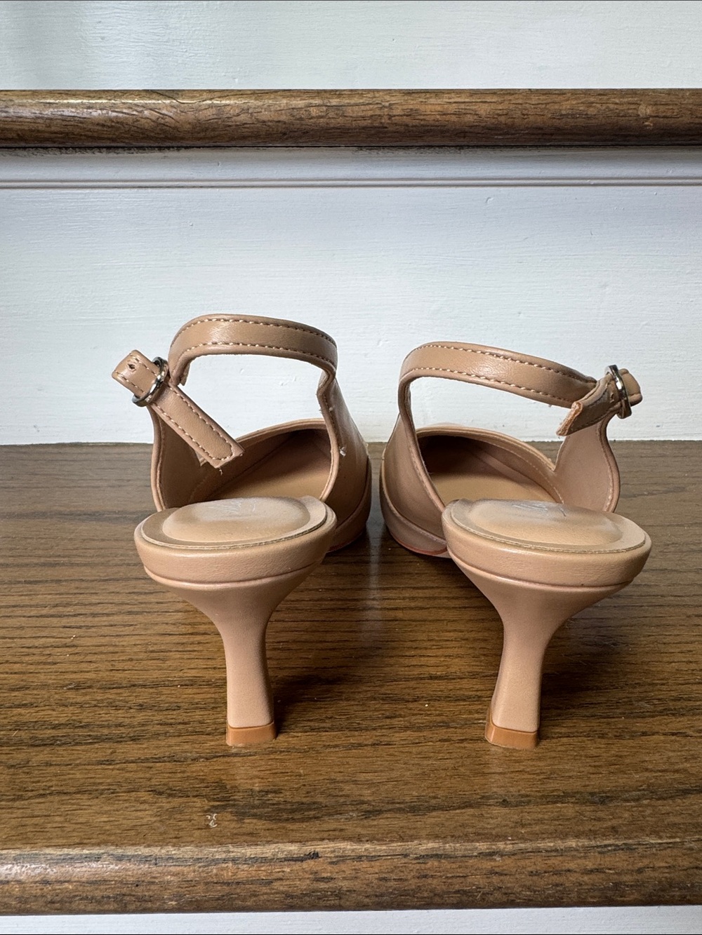 Classic Pointed-Toe Slingback Heels in Nude - Picture 2 of 4
